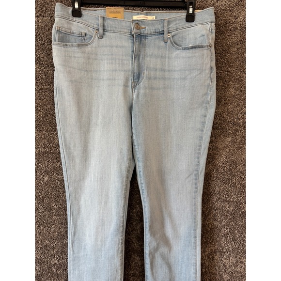 Levi's Classic Straight Mid Rise Stellar Stretch Jeans Women's Size 12 - Picture 3 of 16